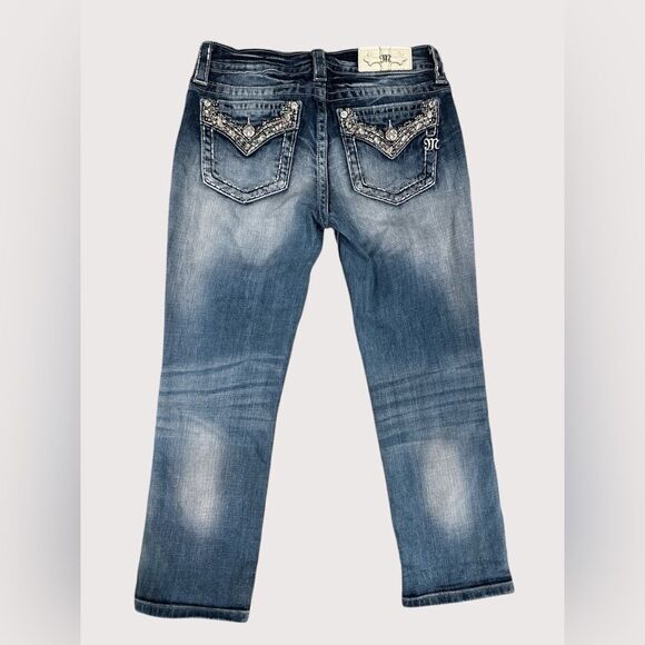 Miss Me Signature Crop Jean - Picture 3 of 4